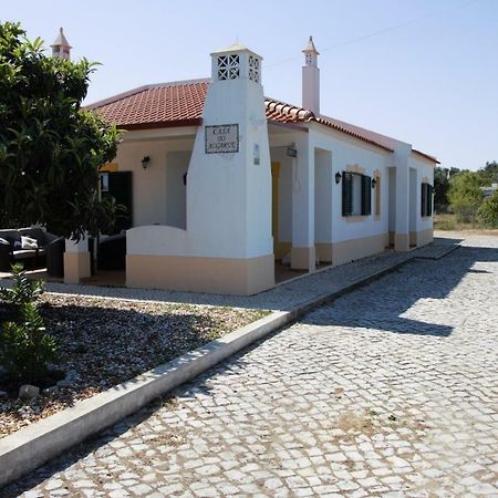 אלבופיירה Guest House Alfarrobeiras מראה חיצוני תמונה