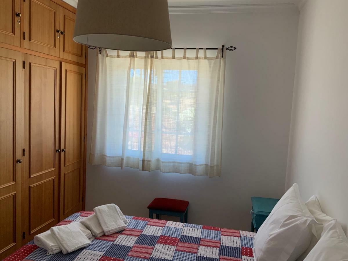 אלבופיירה Guest House Alfarrobeiras מראה חיצוני תמונה