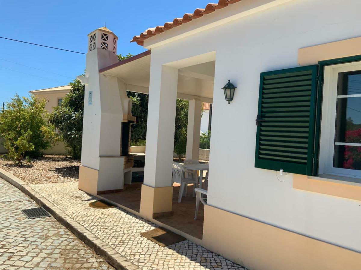 אלבופיירה Guest House Alfarrobeiras מראה חיצוני תמונה