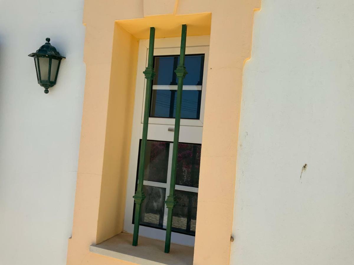 אלבופיירה Guest House Alfarrobeiras מראה חיצוני תמונה