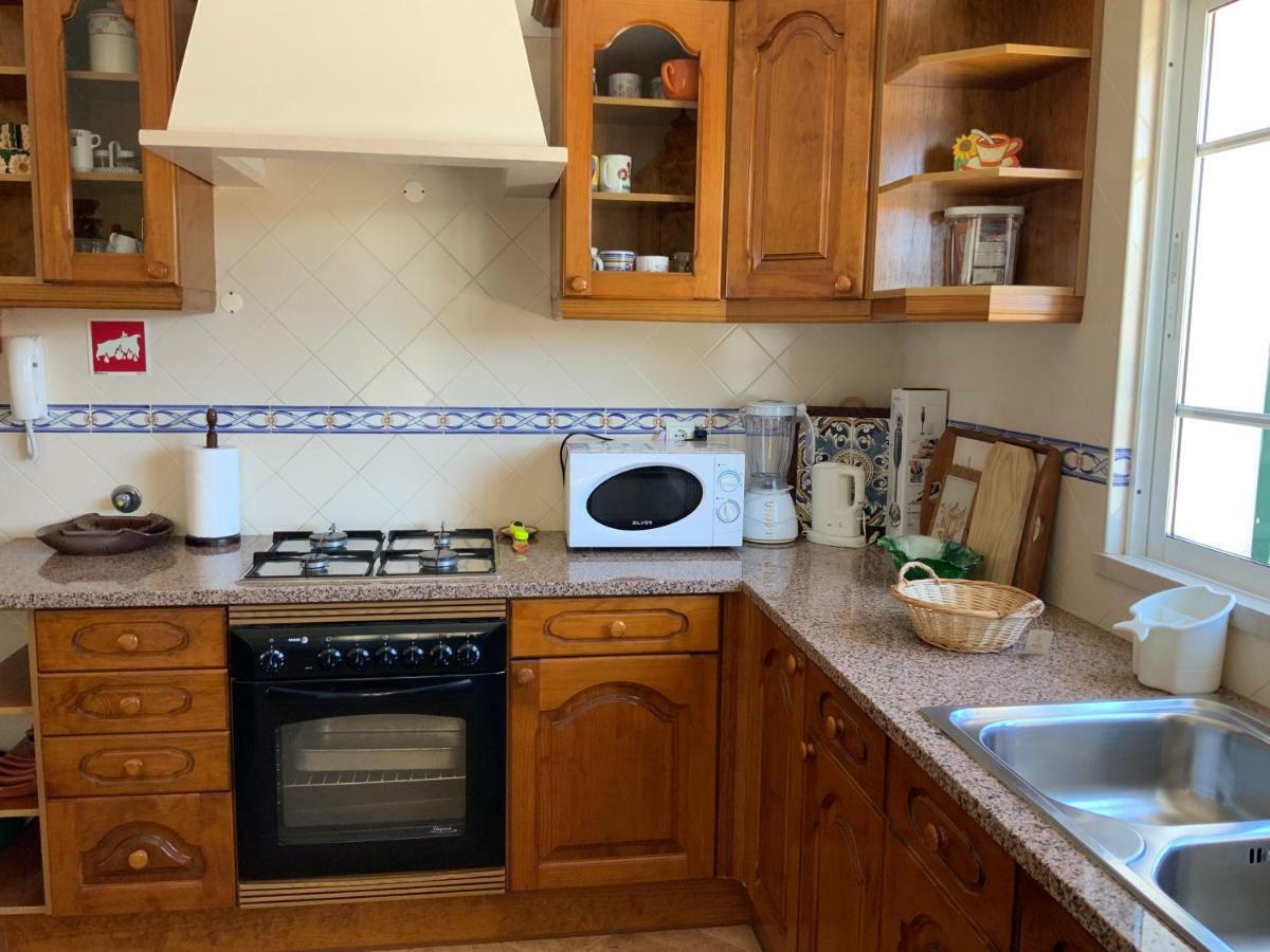 אלבופיירה Guest House Alfarrobeiras מראה חיצוני תמונה