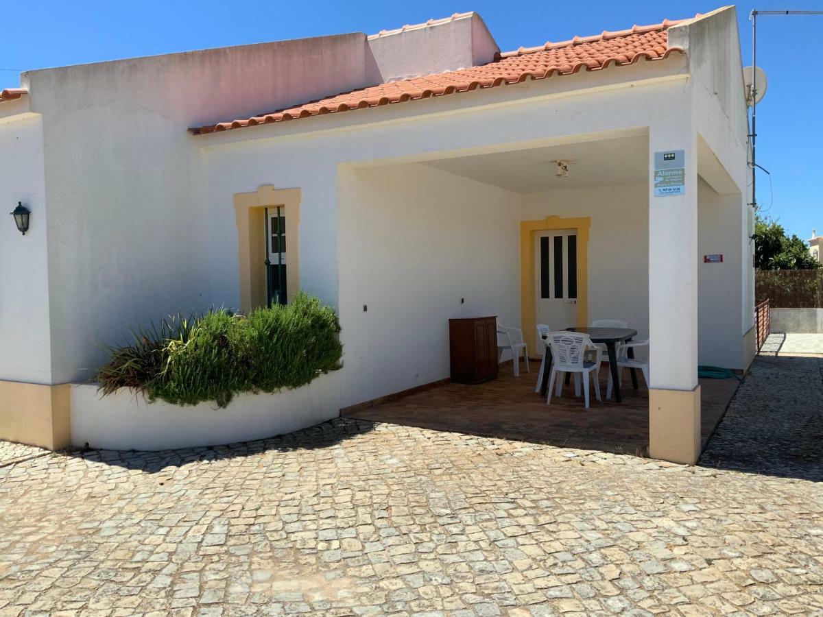אלבופיירה Guest House Alfarrobeiras מראה חיצוני תמונה
