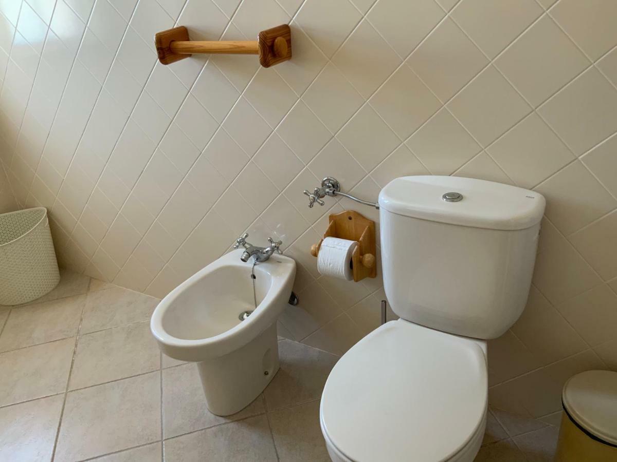 אלבופיירה Guest House Alfarrobeiras מראה חיצוני תמונה